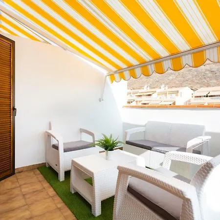 Apartamento Dos Terrazas: ático En Complejo Residencial Playa de las Americas (Tenerife)